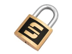 Candado de 60mm bronce forjado, gancho corto de acero protegido. Sistema de cierre mediante traba de doble bola de acero inoxidable